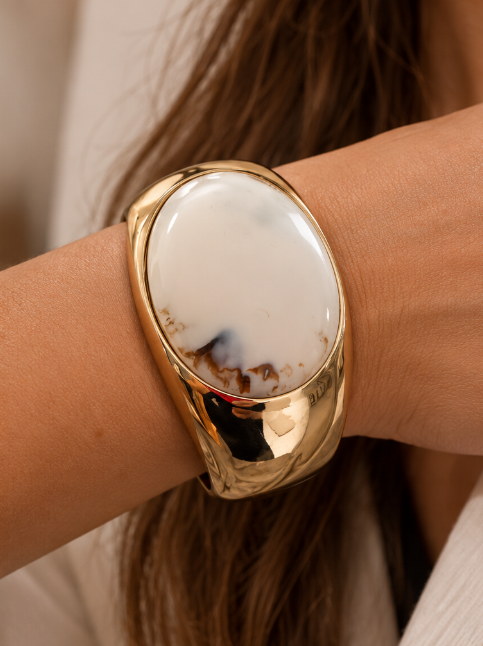 Bracelete Luz Perolada — Como fica no corpo