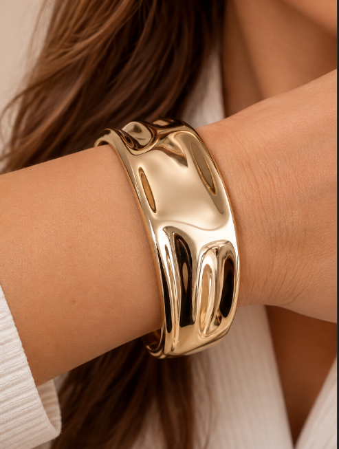 Bracelete Ondas Douradas — Como fica no corpo
